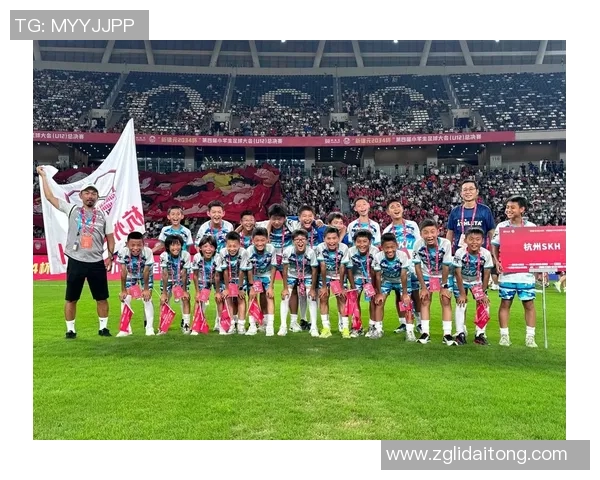 杭州足球队刷新速度纪录引发热议全新排名展现实力与潜力